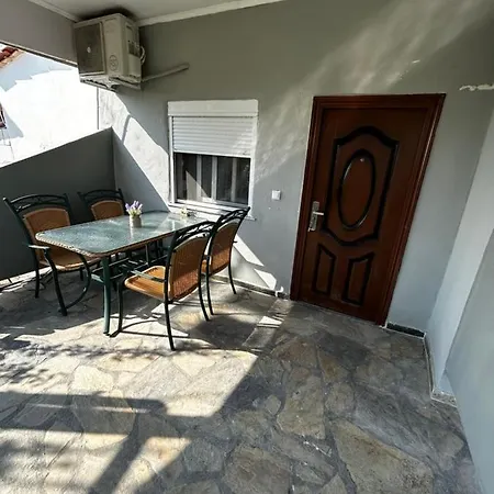Maison De Roche 2